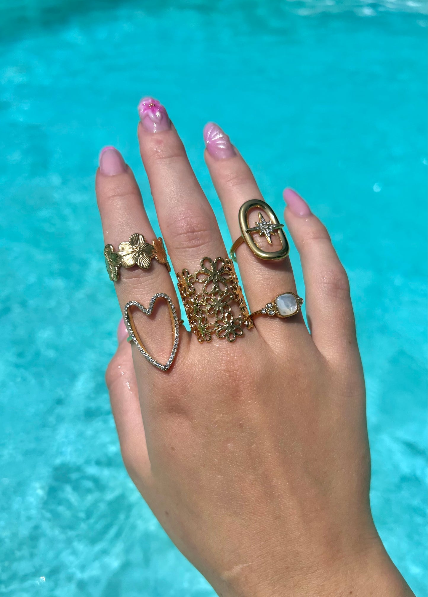 Bague ovale et strass