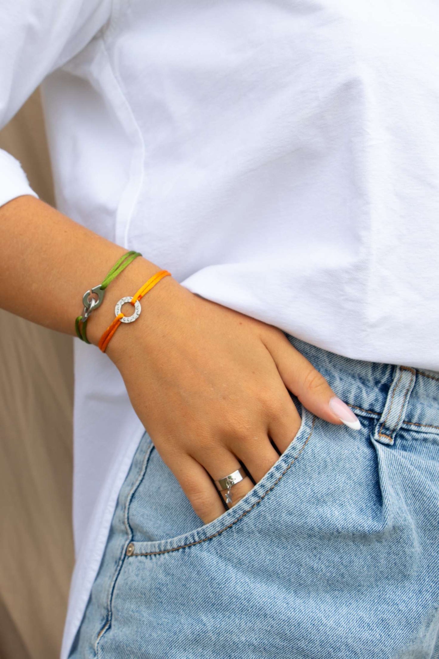 Bracelet en cordon avec rond martelé