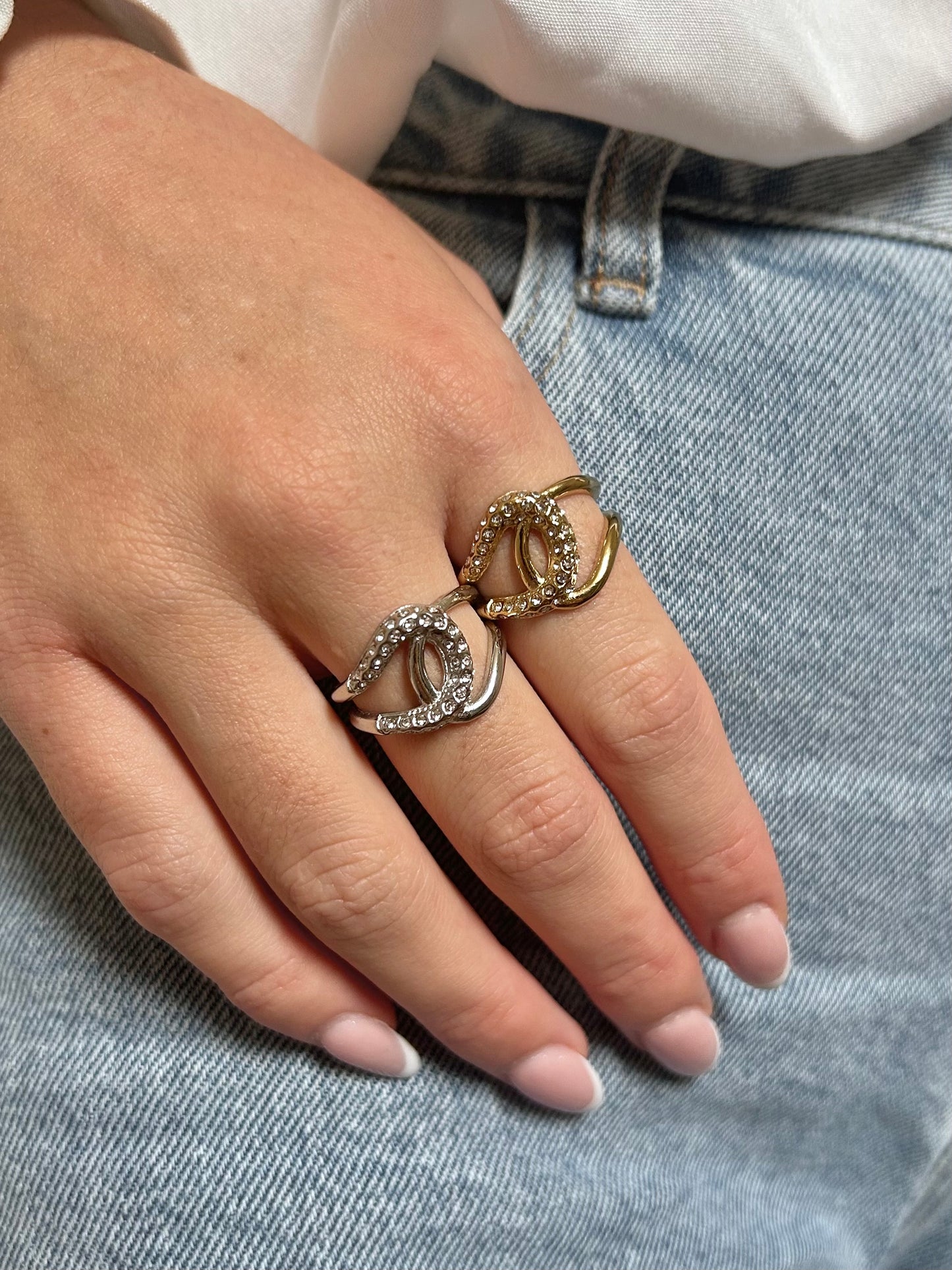 Bague nouée strass