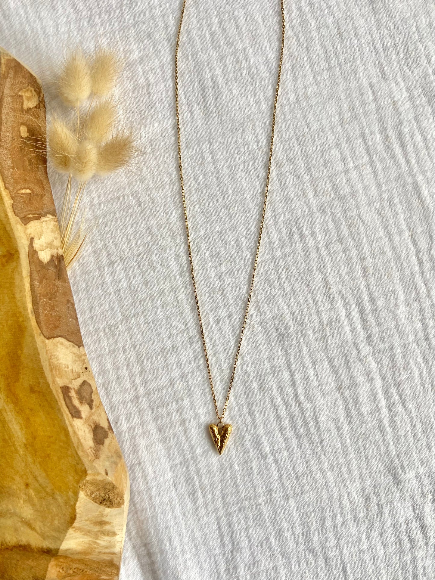 Collier avec cœur martelé
