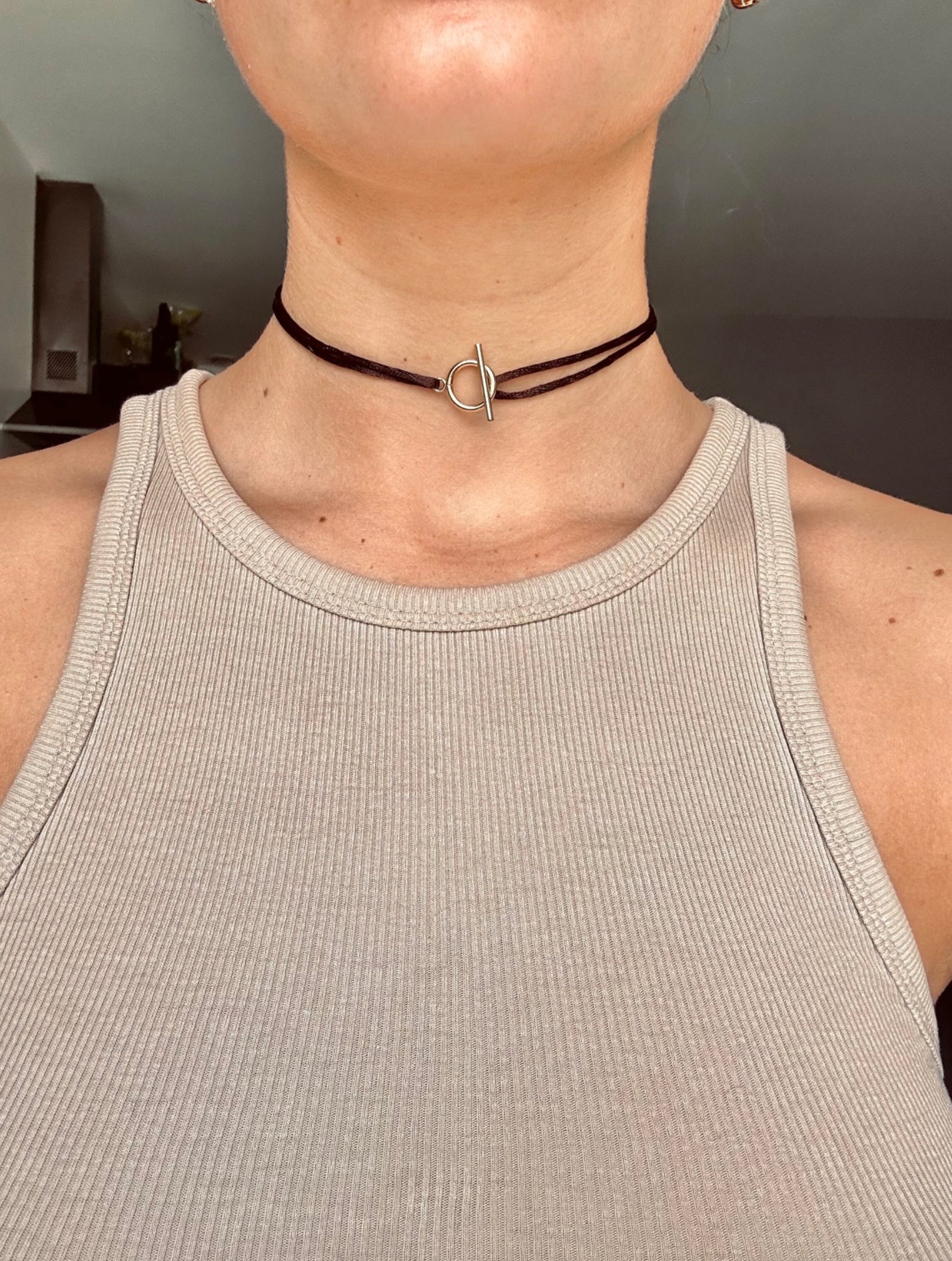 Collier ras de cou en cordon réglable
