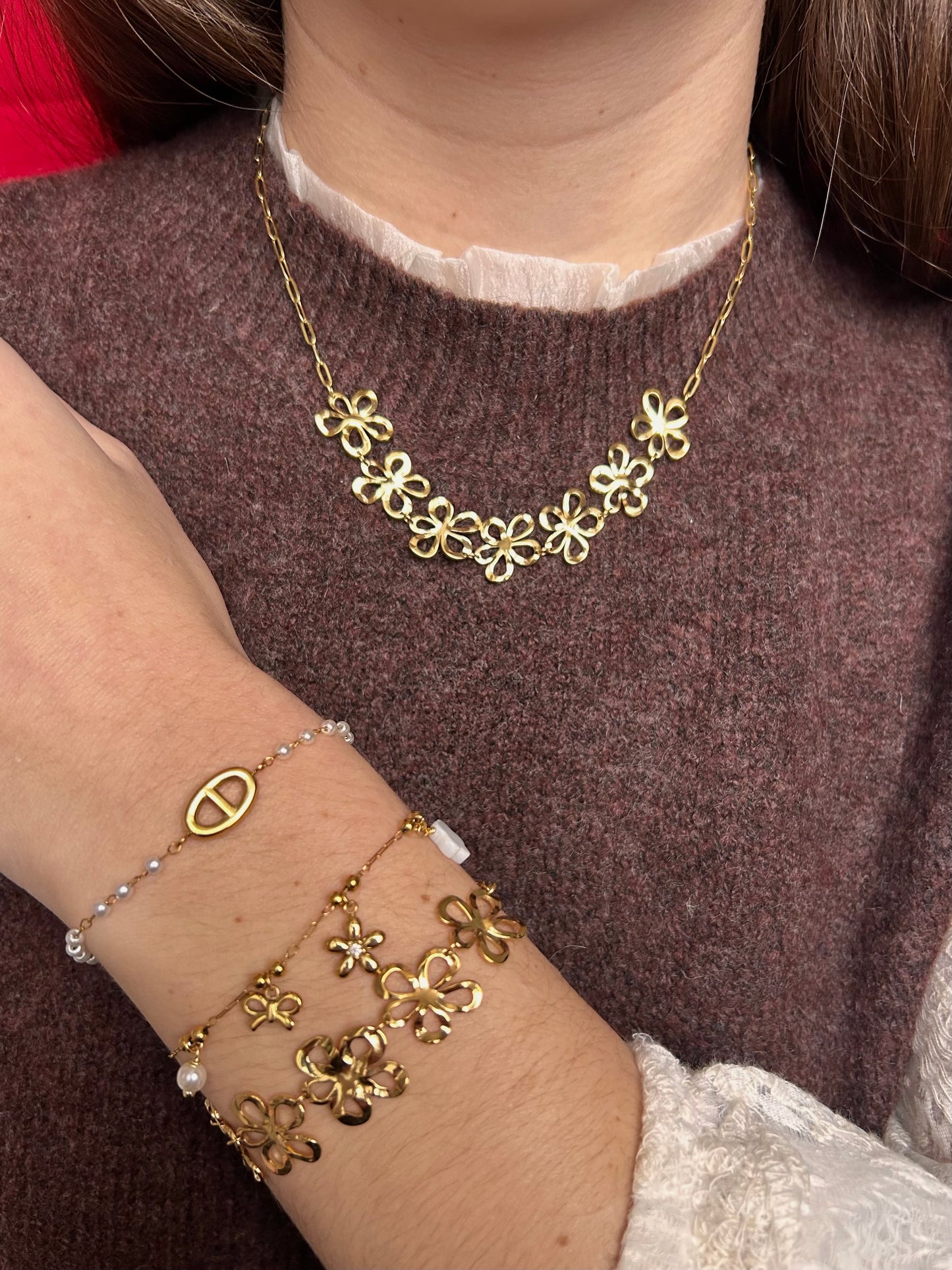 Collier ras de cou fleuri