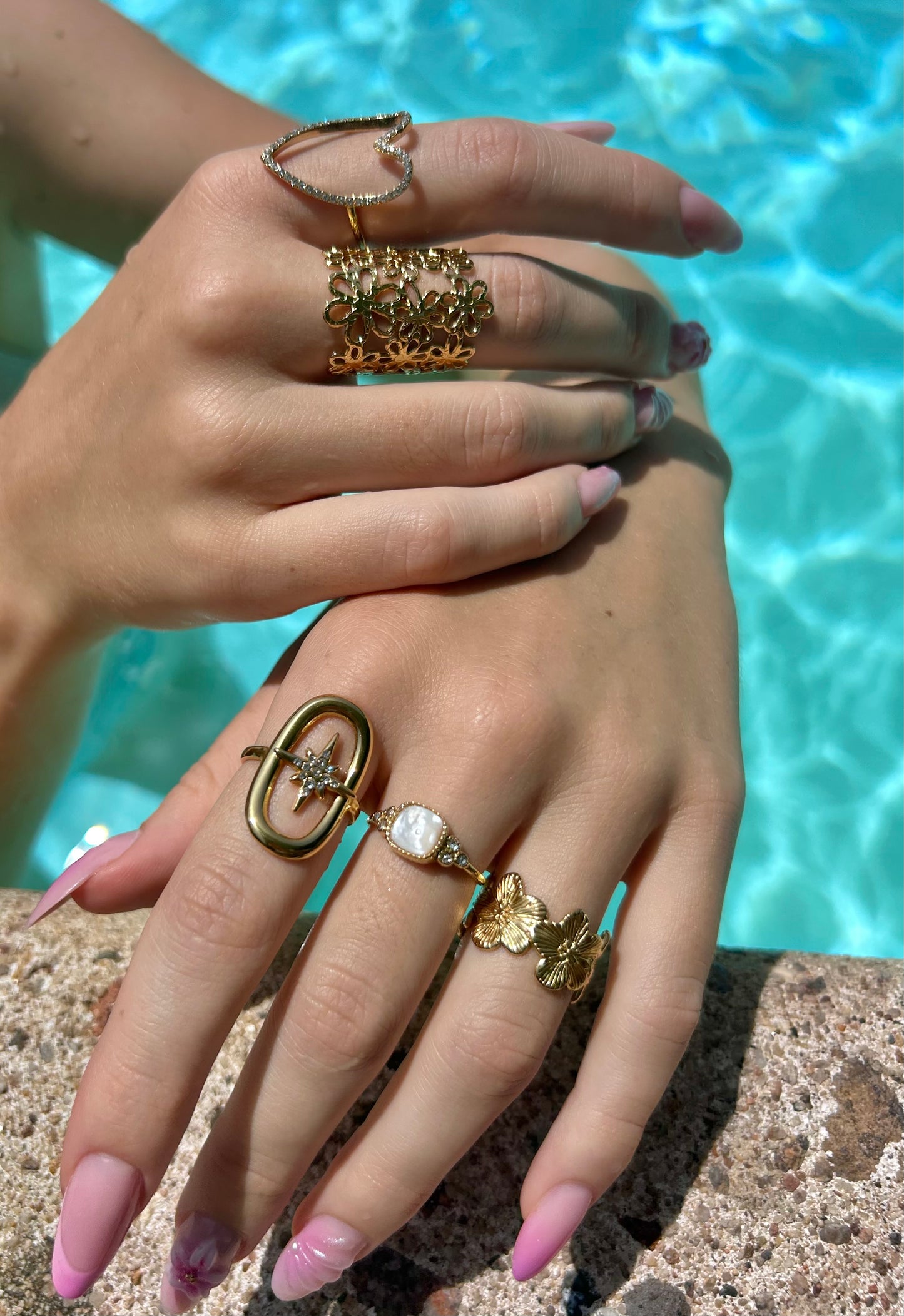 Bague ovale et strass