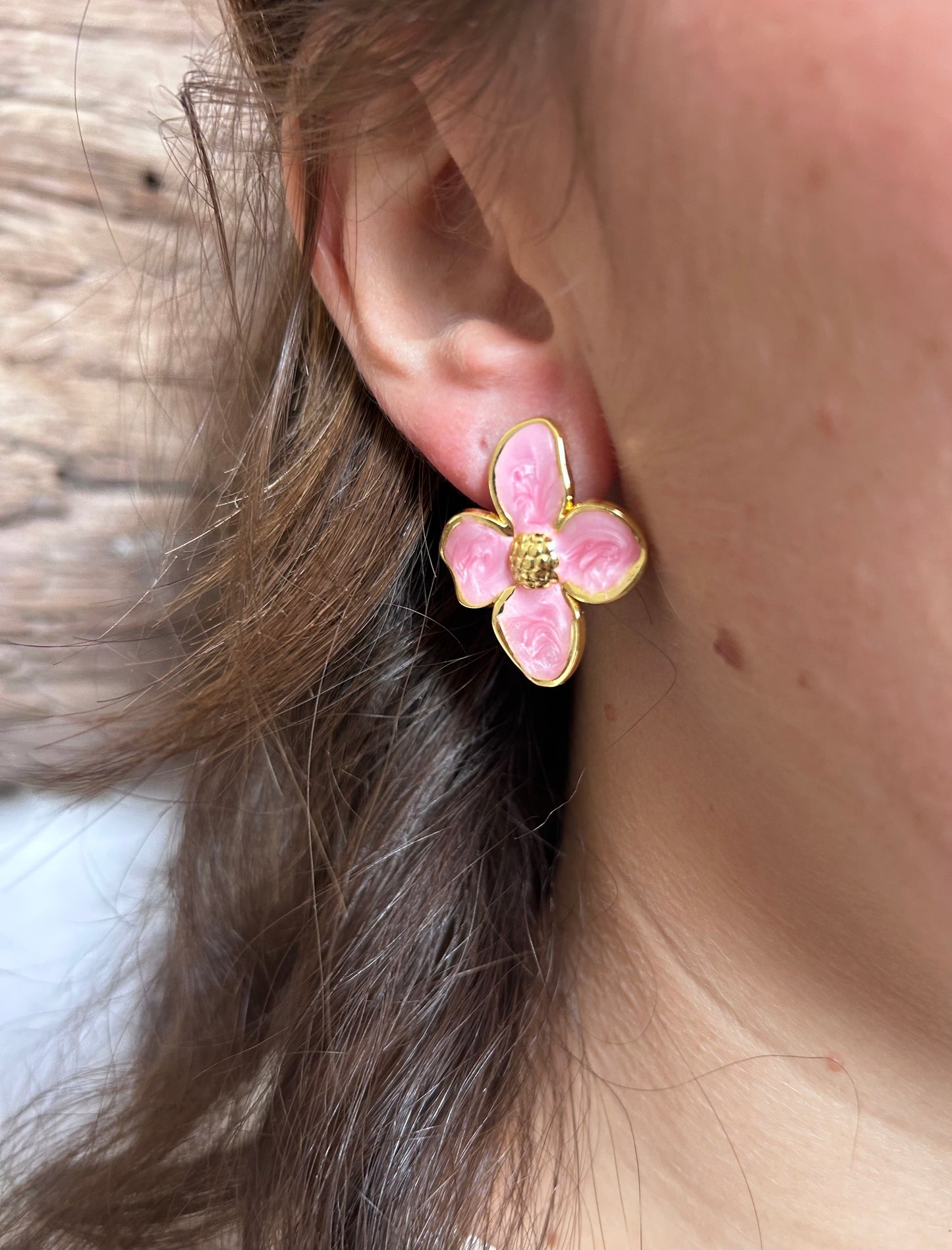 Boucles fleurs nacrée