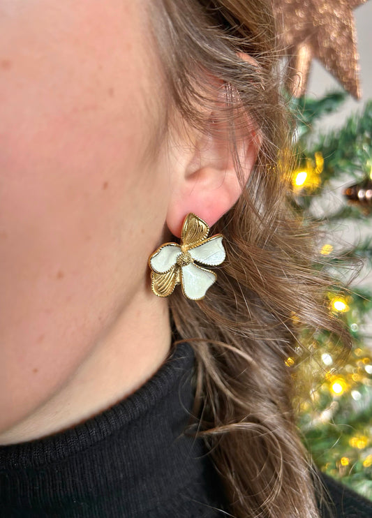 Boucles fleurs nacrée