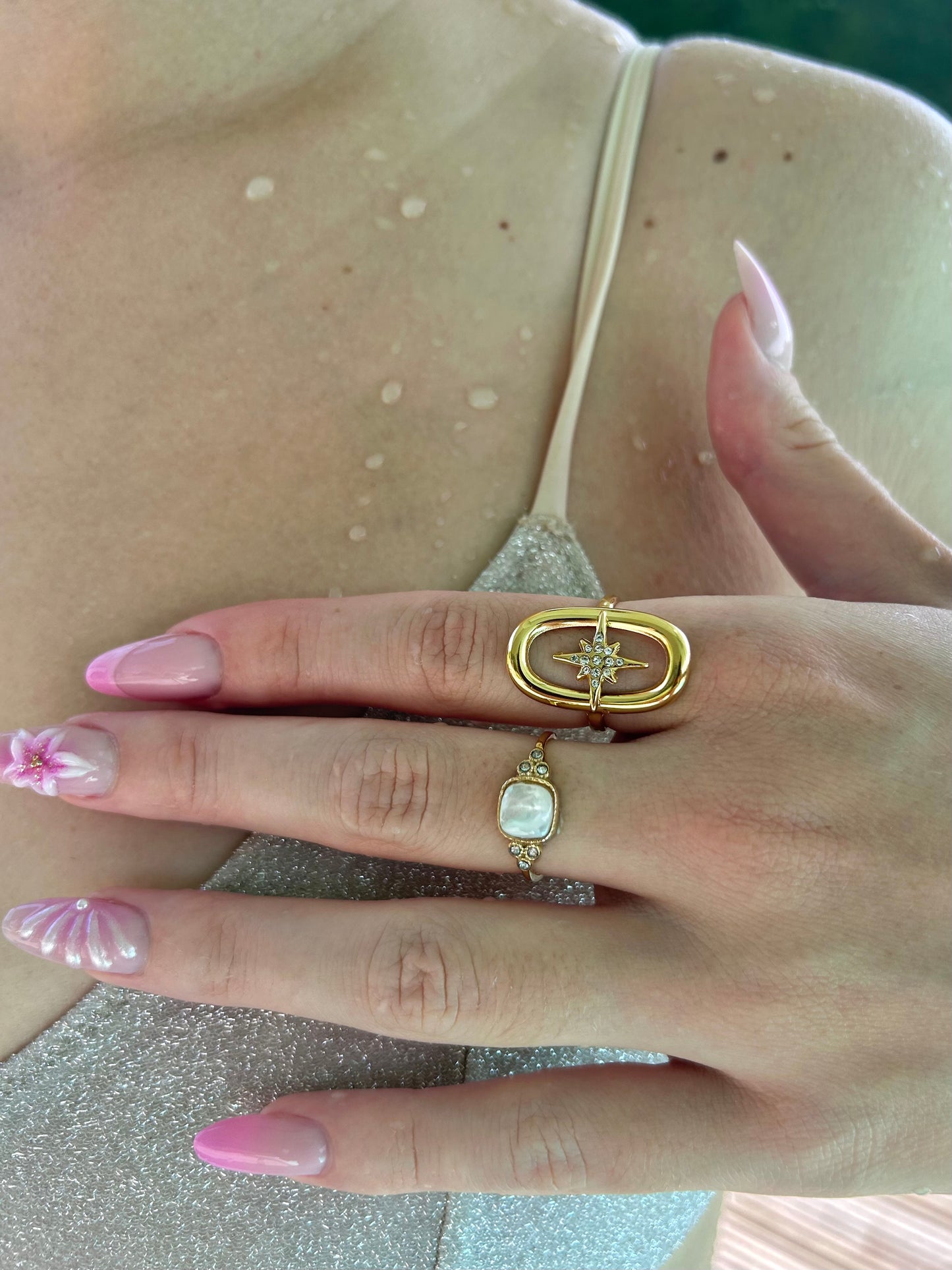 Bague ovale et strass