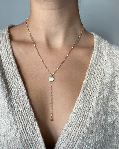 Collier Y avec des perles blanches