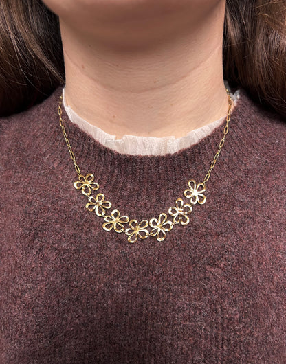 Collier ras de cou fleuri