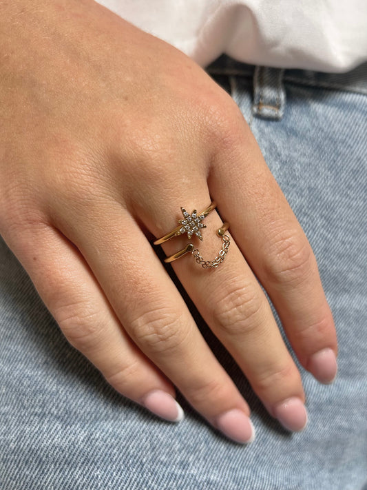 Bague étoilée avec chaîne